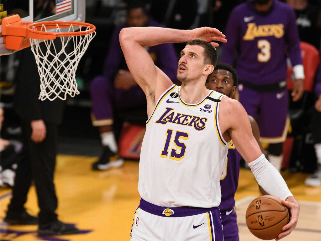 承接詹姆斯 承接詹姆斯